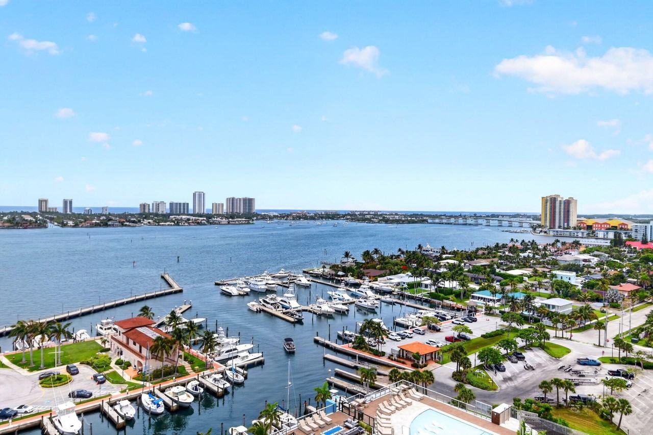 220 Lake Shore Dr #1511