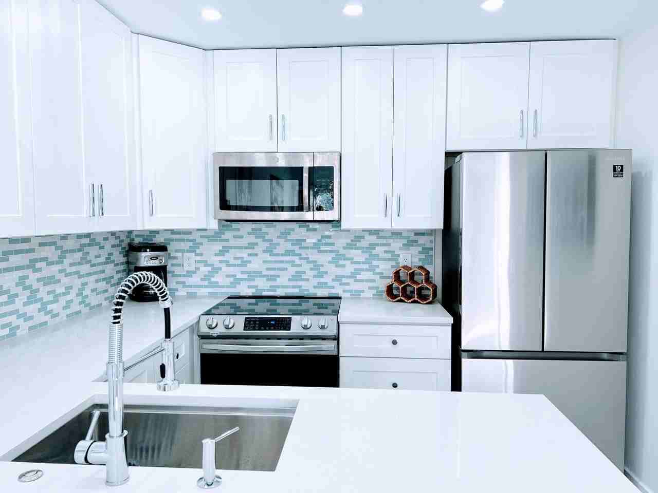 647 Waterside Dr - Photo 6 of 22