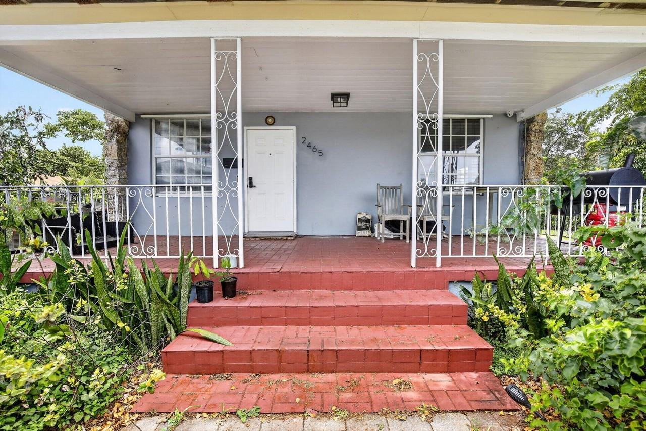 2465 Taylor St - Photo 4 of 41
