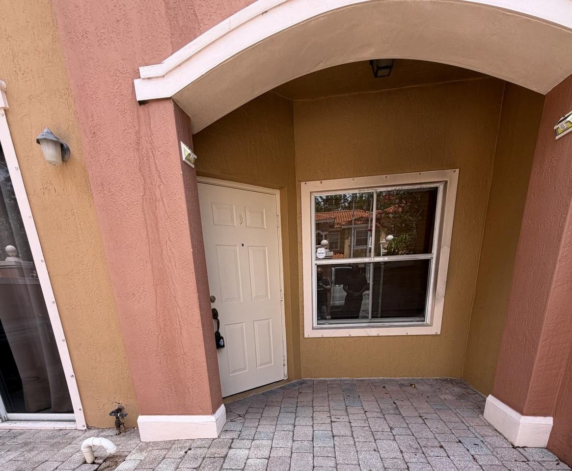 765 Sw 107th Ave #2303 - Photo 2 of 18