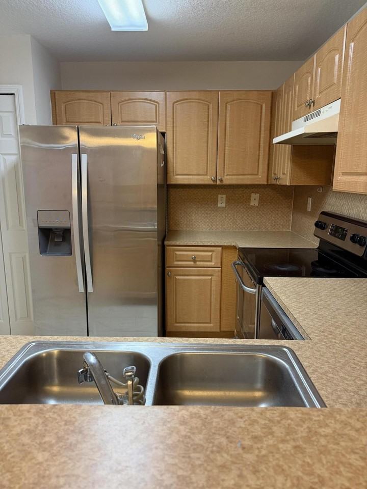 765 Sw 107th Ave #2303 - Photo 4 of 18