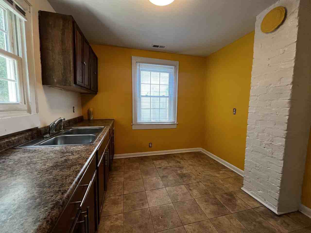1115 S 9th St #1 - Photo 3 of 11