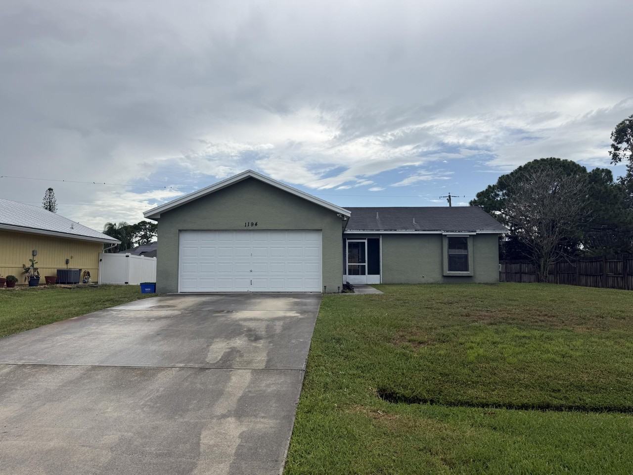1194 Sw Granadeer St - Photo 2 of 26