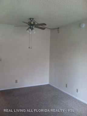 1512 SE Royal Green Cir - Photo 3 of 3