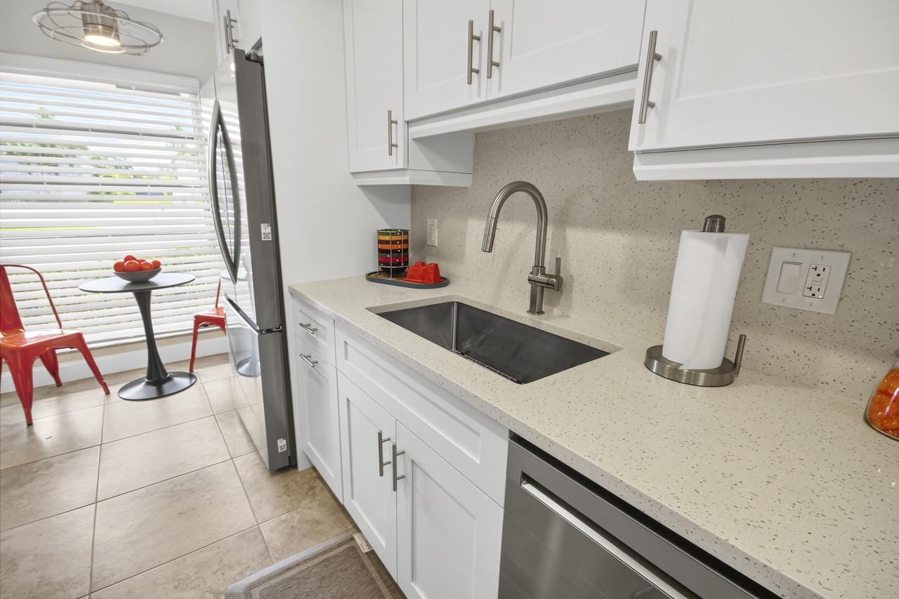 1111 Mahogany Way #76B - Photo 6 of 24