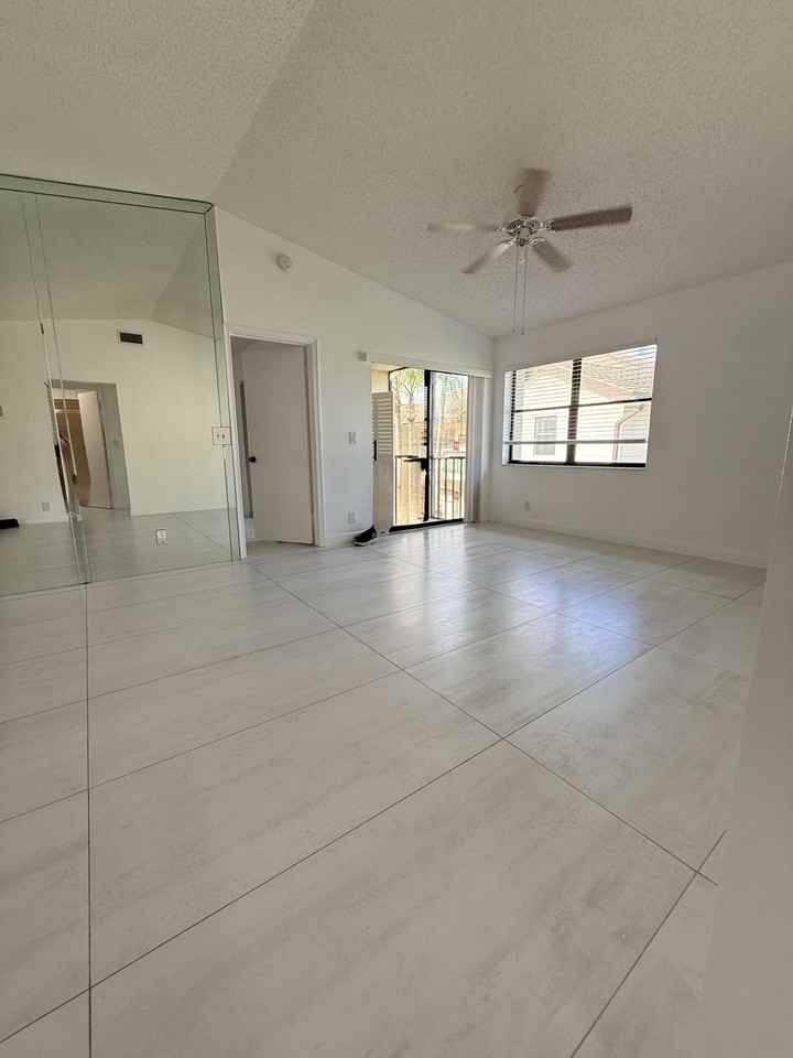 7714 Tahiti Ln #203 - Photo 4 of 24