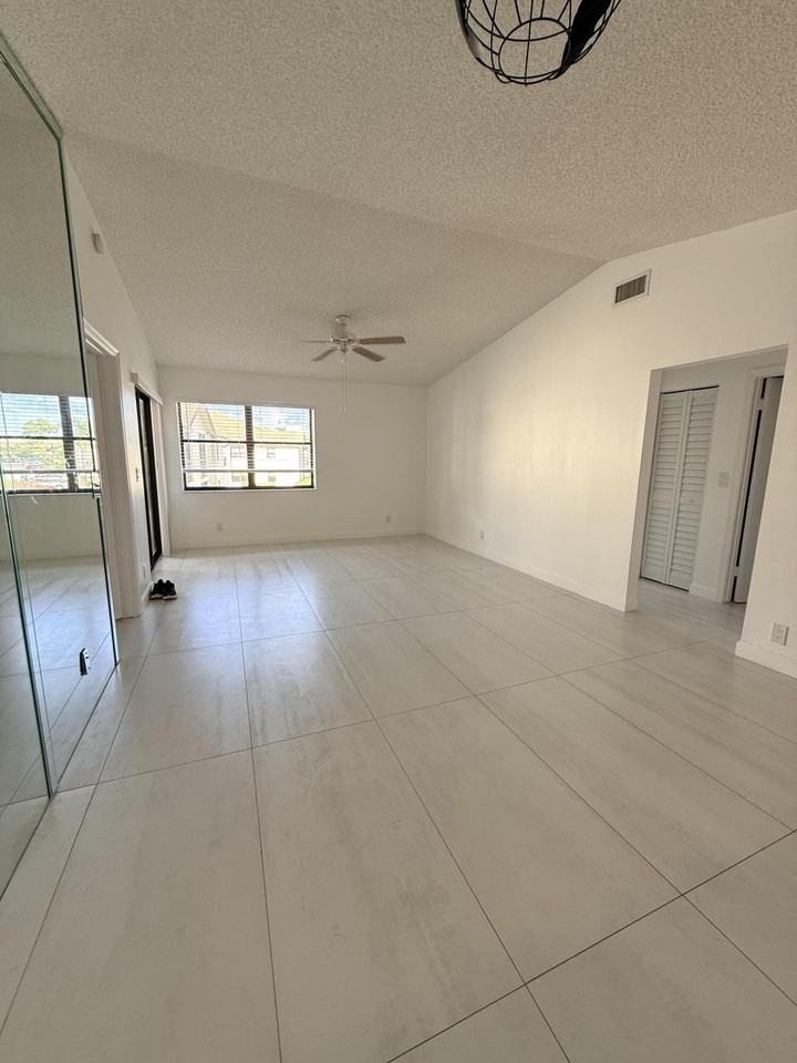 7714 Tahiti Ln #203 - Photo 6 of 24
