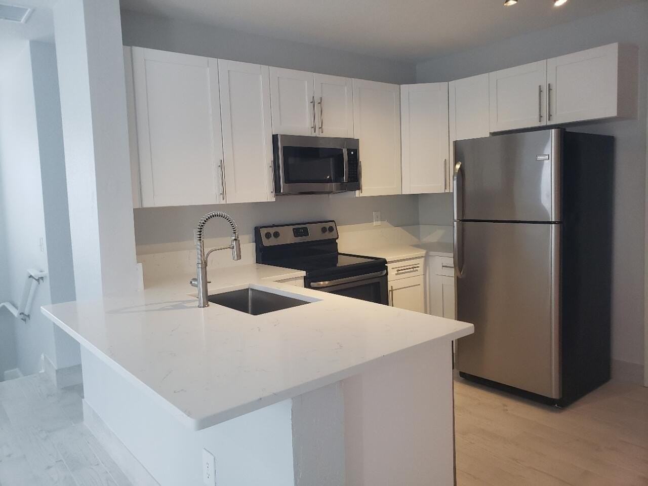 1005 Belmont Pl #1005 - Photo 3 of 30