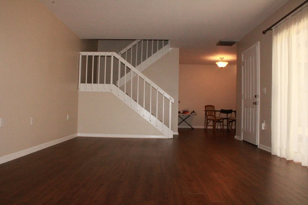 716 7th Ln - Photo 7 of 14