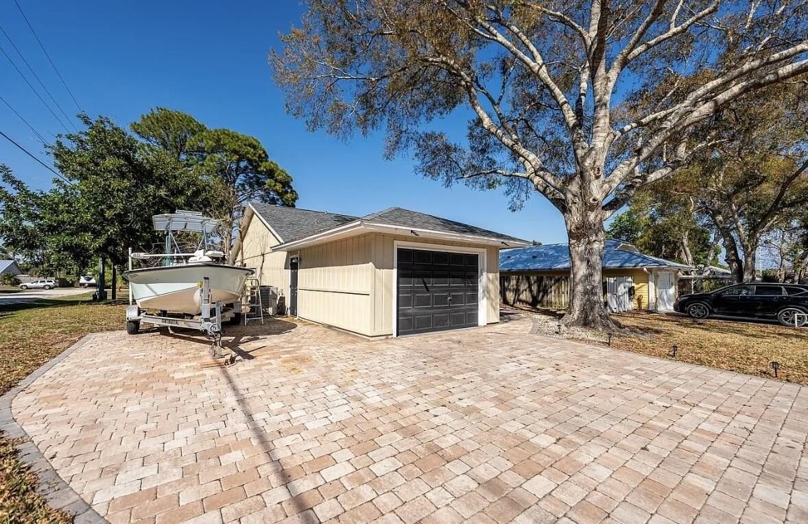 2890 1st Pl - Photo 3 of 24