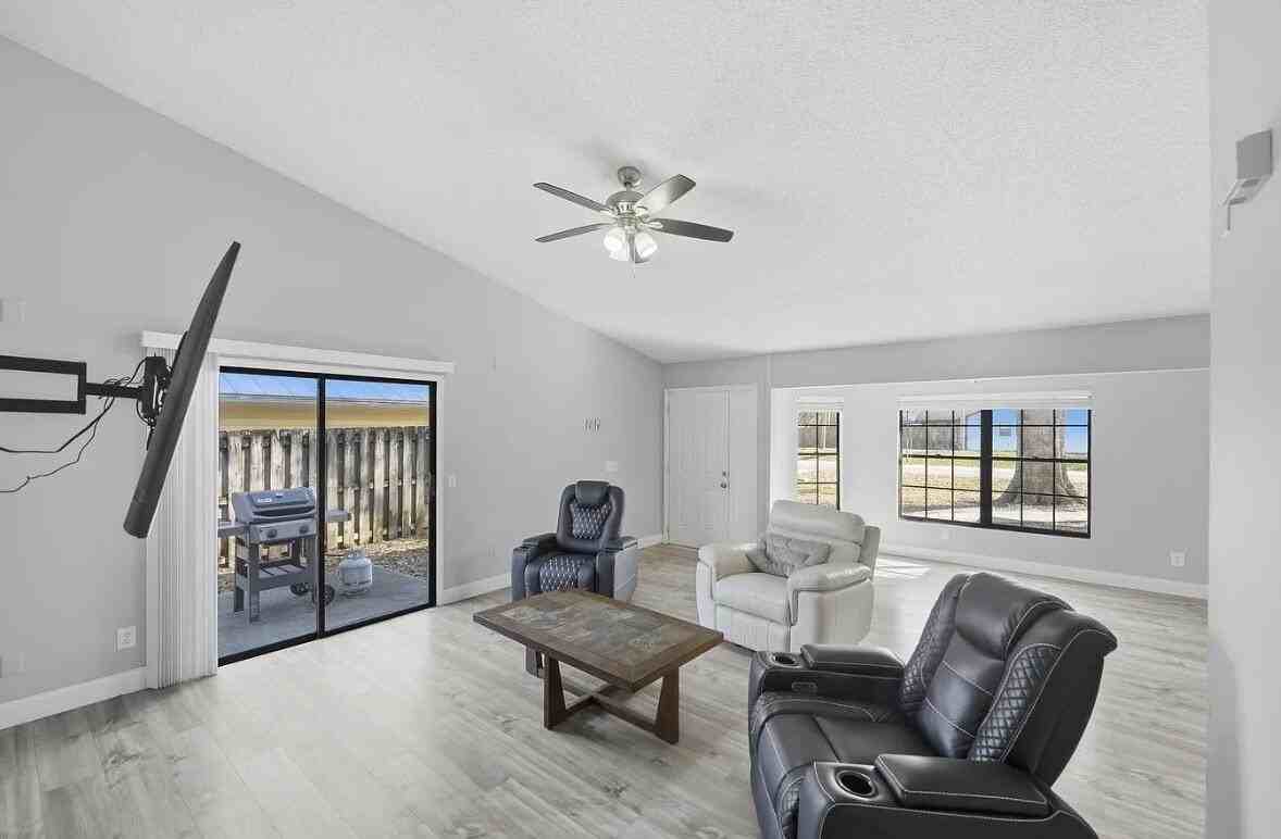 2890 1st Pl - Photo 4 of 24