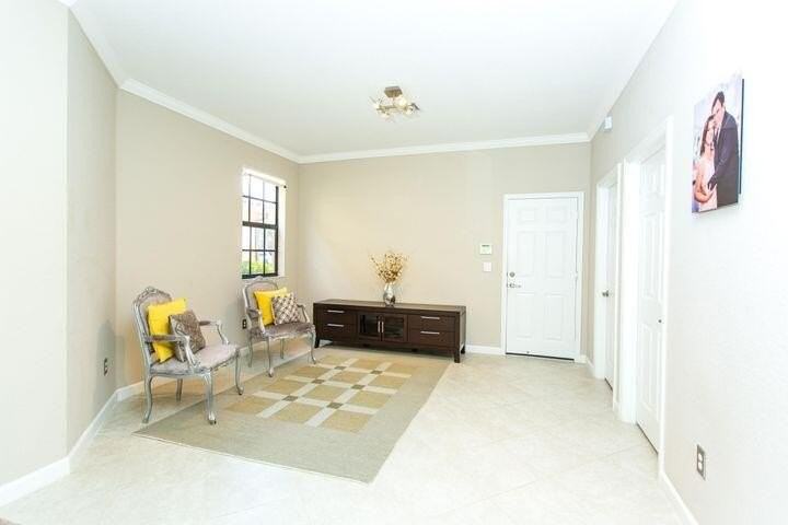 10426 Wellington Parc Dr - Photo 2 of 23