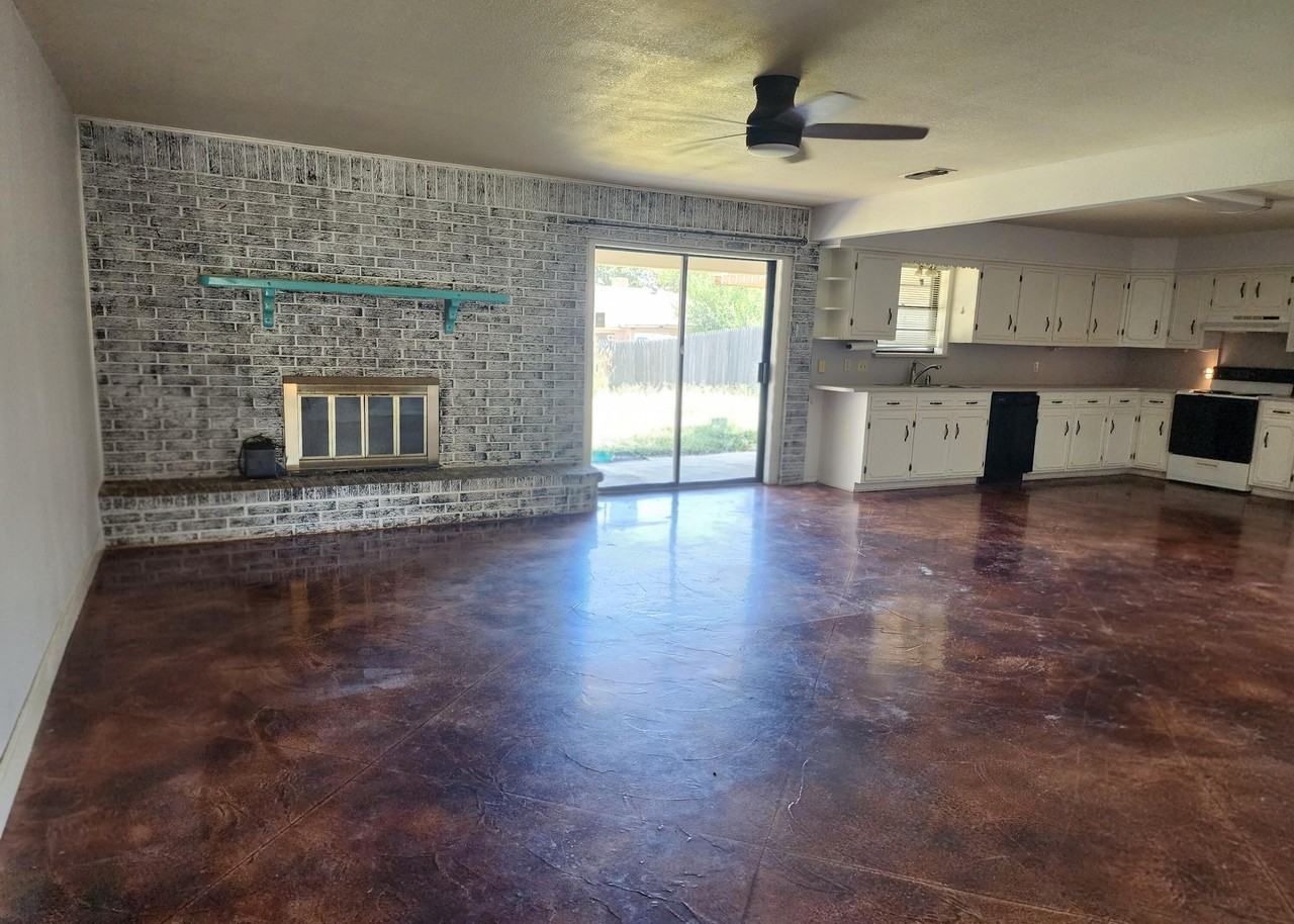 3218 Canyon Creek Dr - Photo 2 of 14