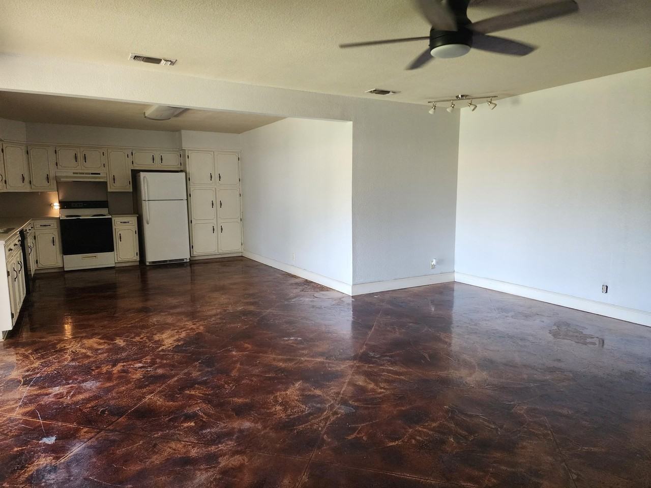 3218 Canyon Creek Dr - Photo 5 of 14