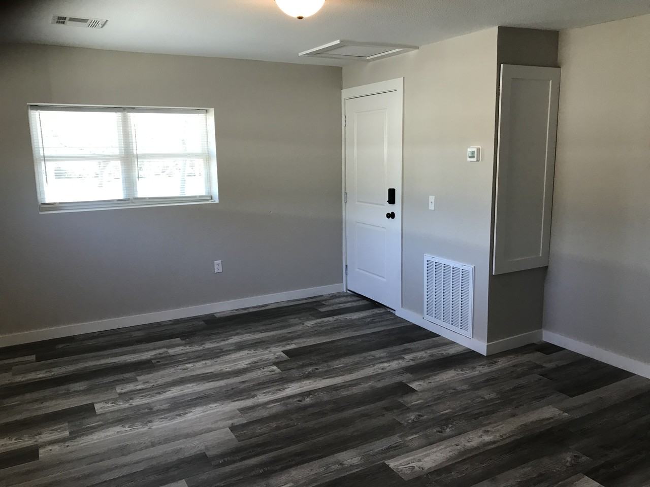 405 E Smith St #101 - Photo 3 of 19