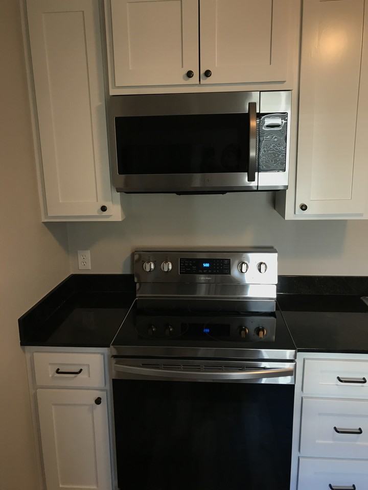 405 E Smith St #101 - Photo 5 of 19