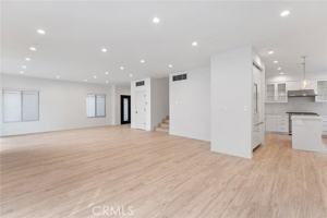 featured image of 913 Hilldale Ave #3
