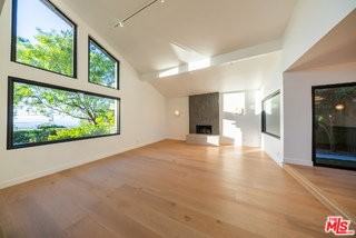 13302 Mulholland Dr - Photo 5 of 8