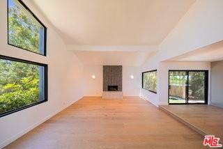 13302 Mulholland Dr - Photo 6 of 8