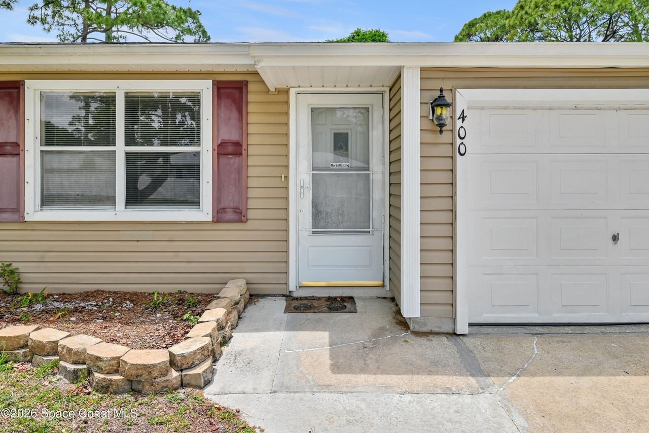 400 Calabria Ave Se - Photo 3 of 44