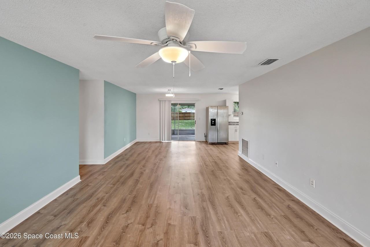 400 Calabria Ave Se - Photo 4 of 44