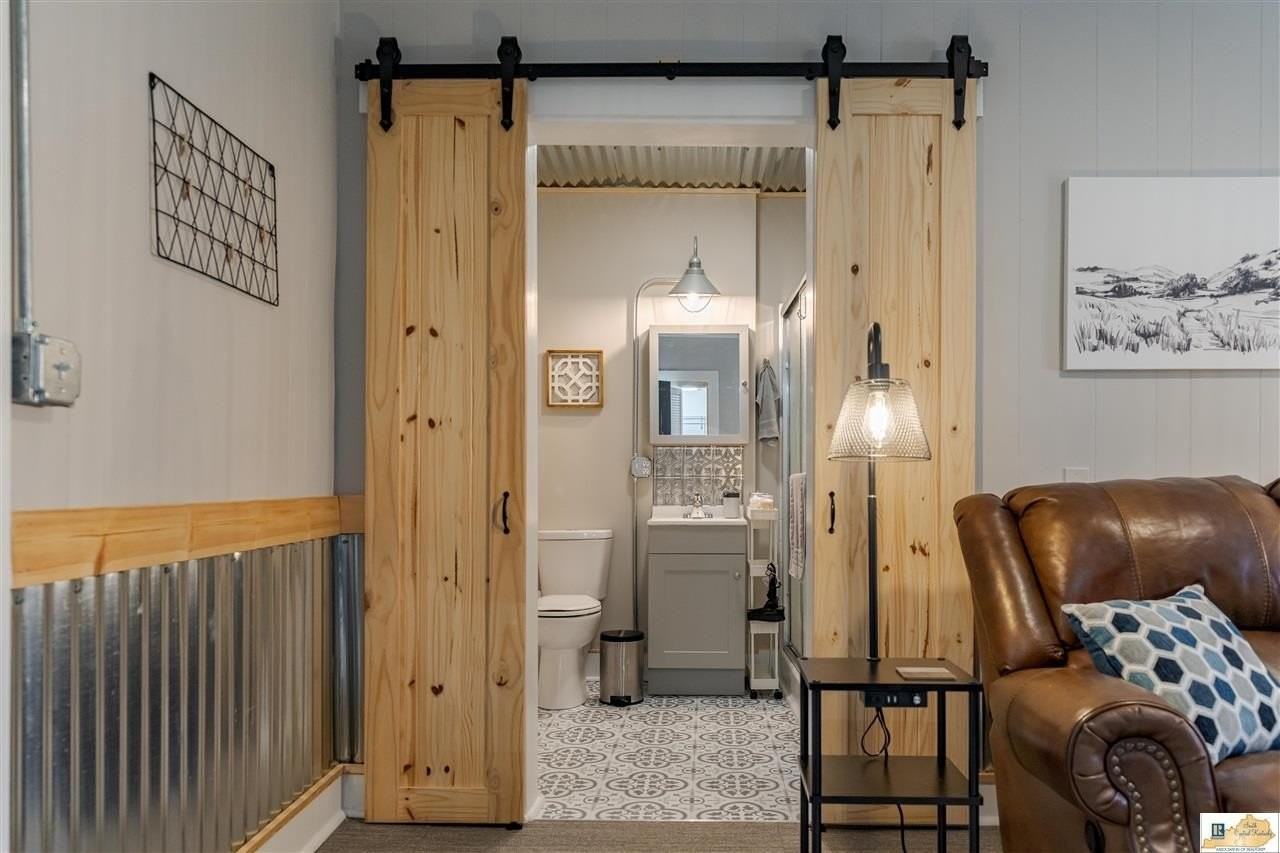 404 Washington St - Photo 5 of 19