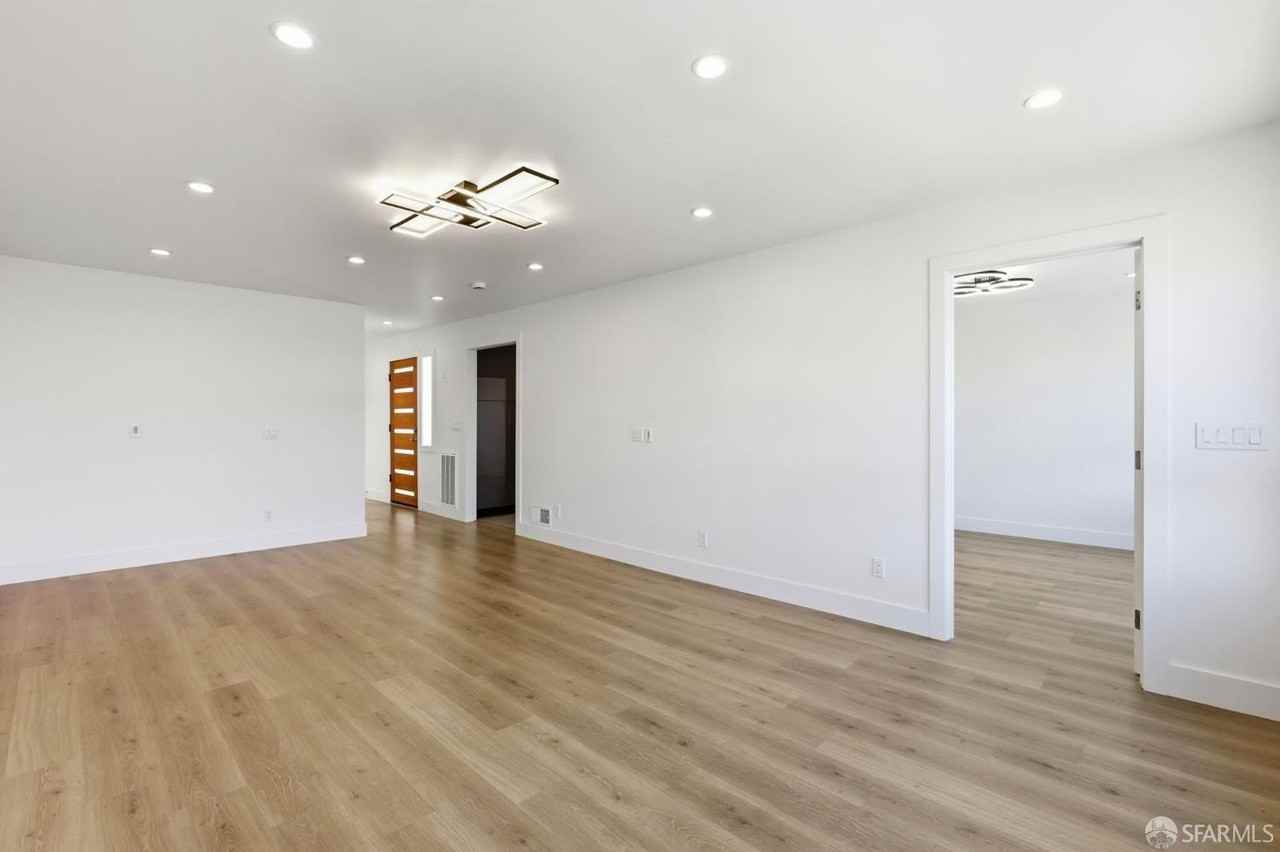 329 Grafton Ave - Photo 6 of 34