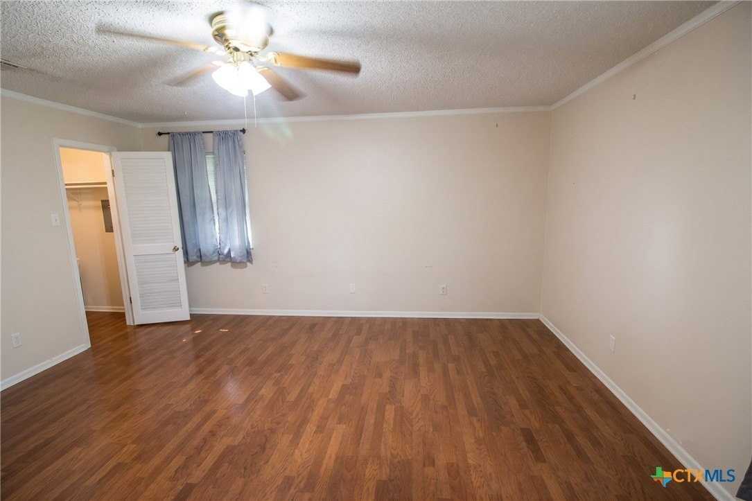 616 Manning Dr - Photo 3 of 9