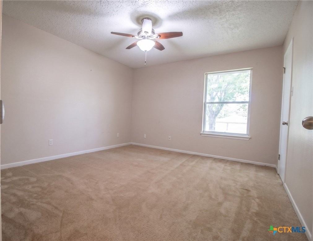 616 Manning Dr - Photo 5 of 9