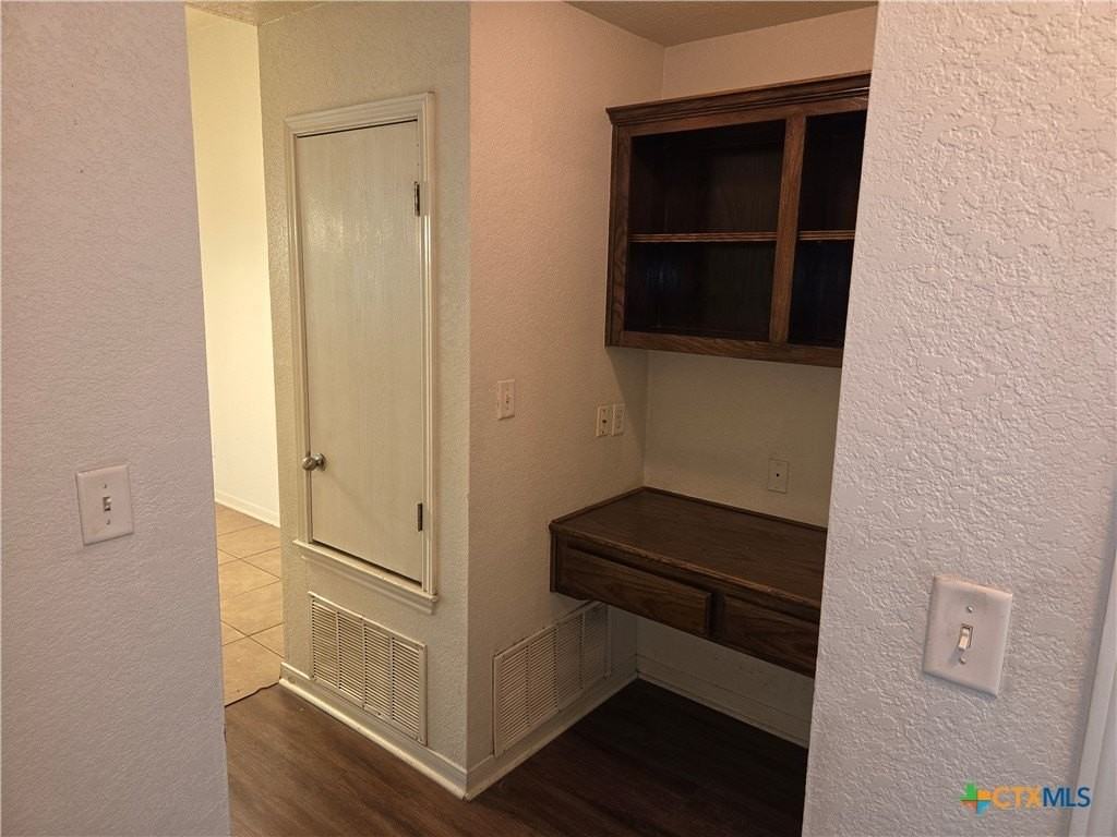 611 Olaf Dr - Photo 5 of 10