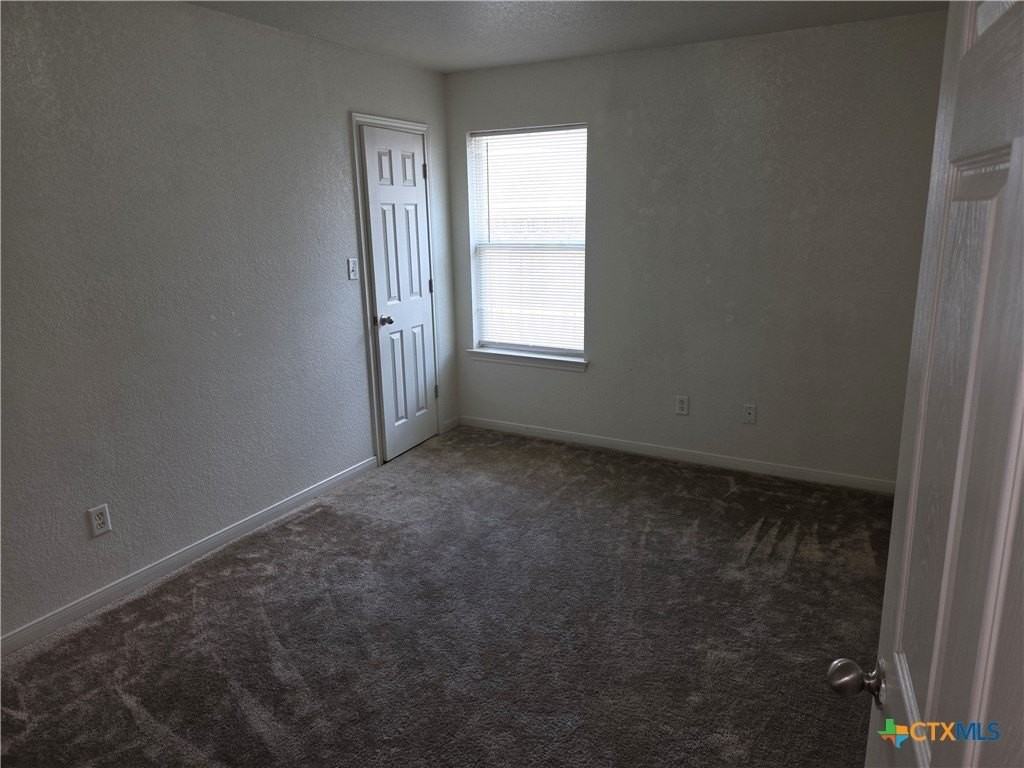 611 Olaf Dr - Photo 6 of 10