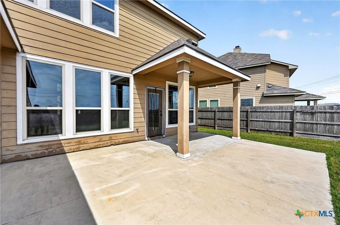 7905 Northgate Loop - Photo 7 of 38