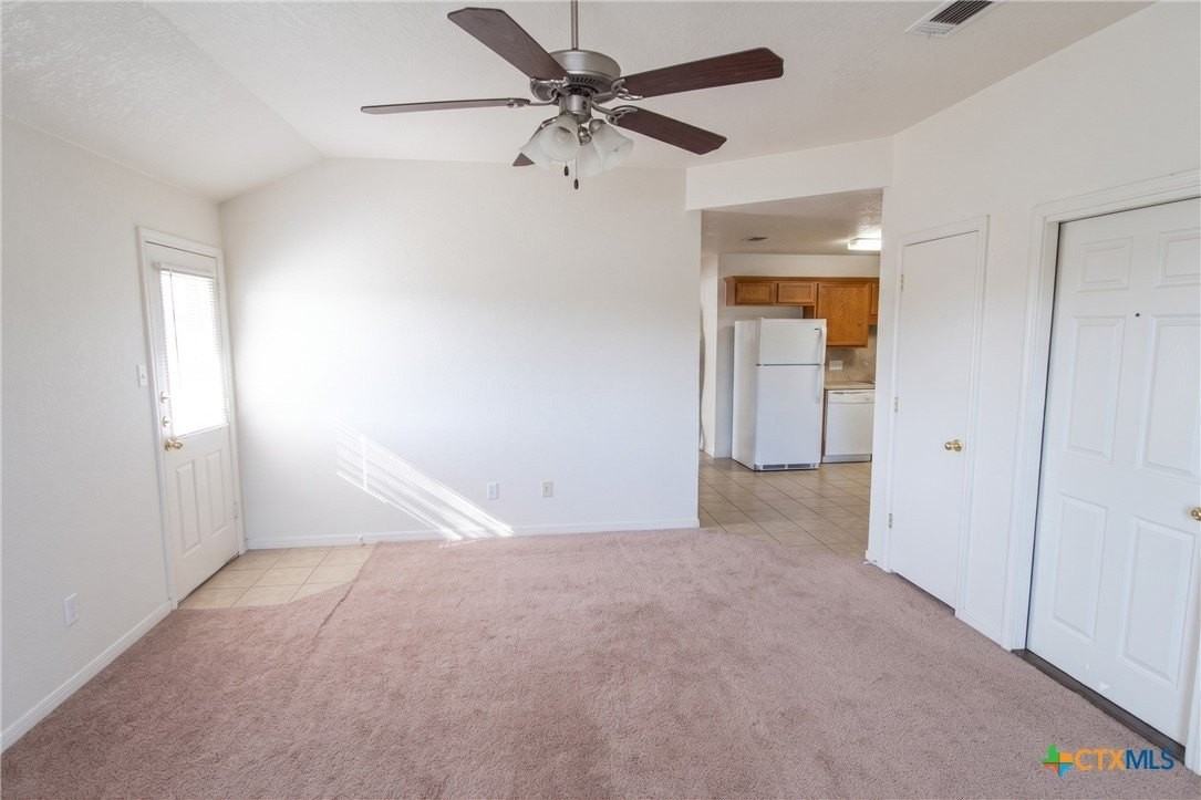 2915 Sunflower Trl #B - Photo 2 of 11