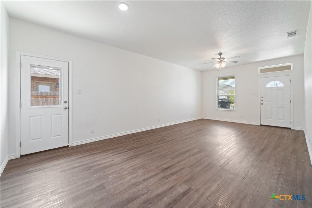 1110 Carlsberg Dr #B - Photo 4 of 20