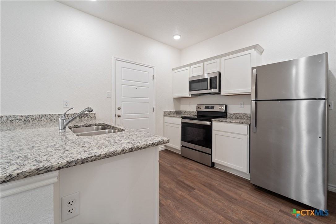 1110 Carlsberg Dr #B - Photo 6 of 20