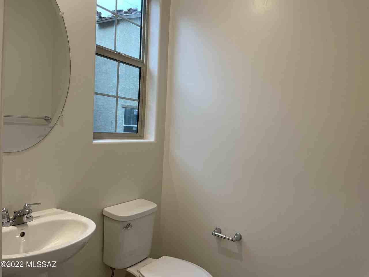 1123 E Descent St - Photo 2 of 40