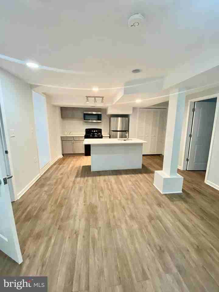 4917 1st St Nw #6 - Photo 2 of 11
