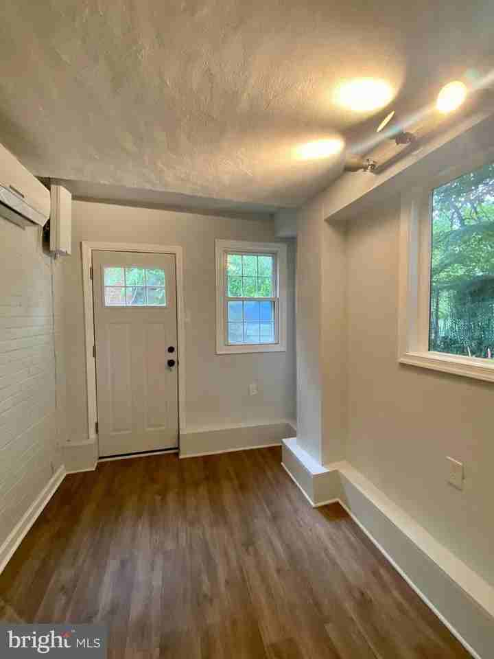 4917 1st St Nw #6 - Photo 4 of 11