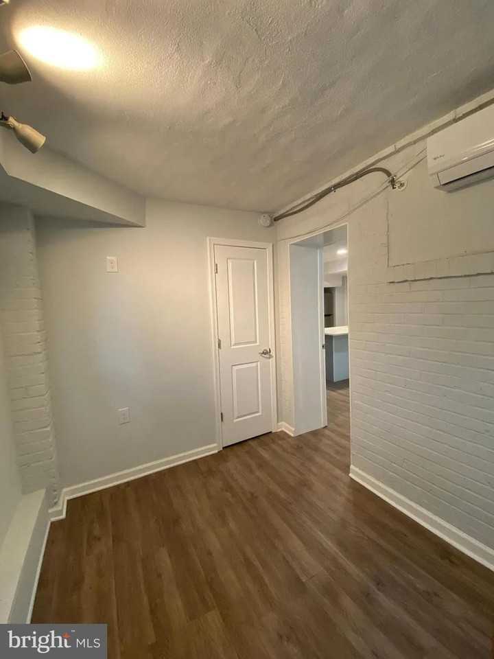4917 1st St Nw #6 - Photo 5 of 11