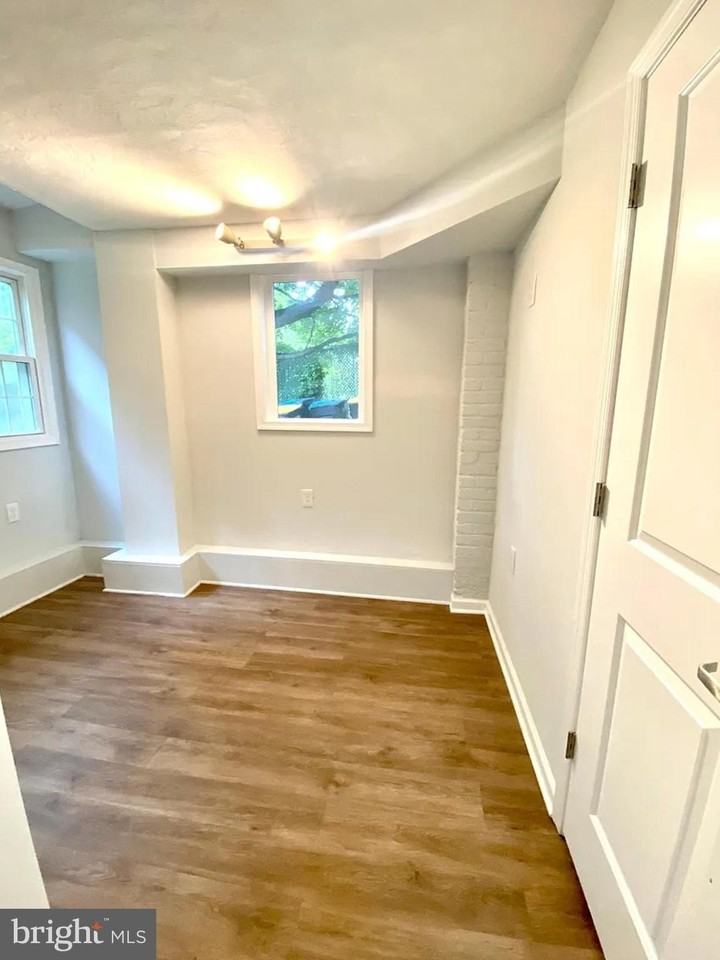 4917 1st St Nw #6 - Photo 6 of 11