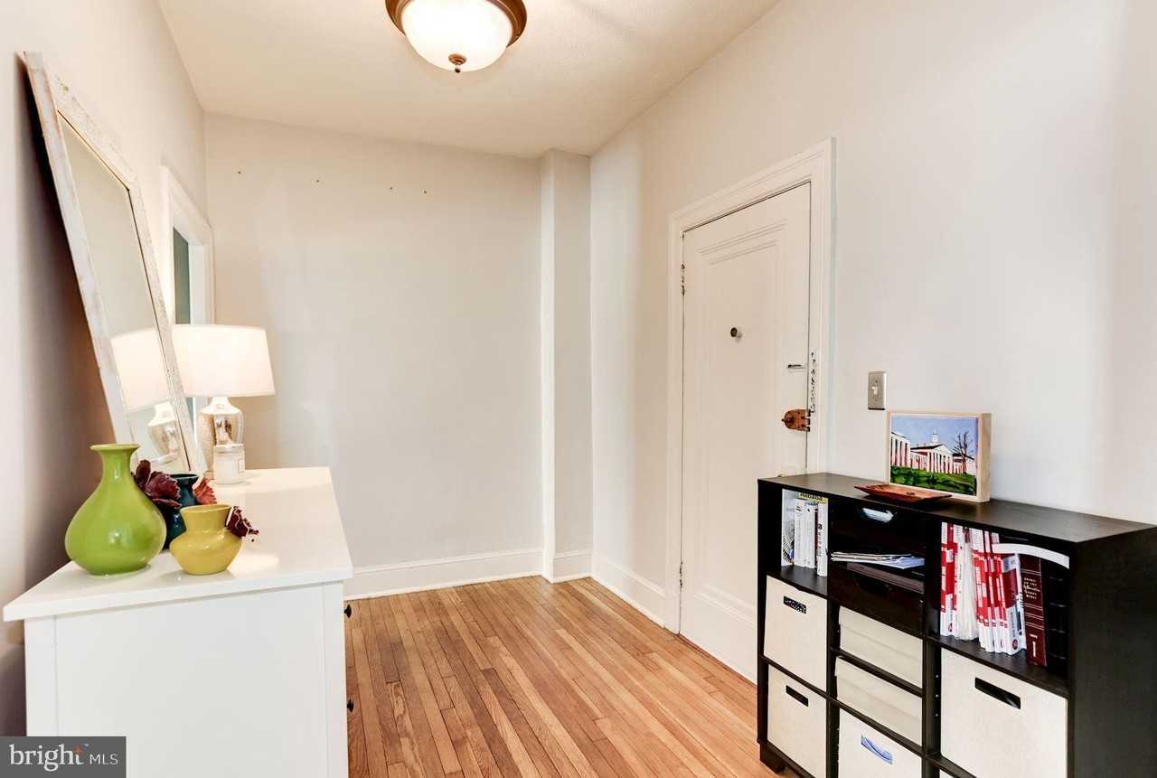 2227 20th St Nw #504 - Photo 3 of 22