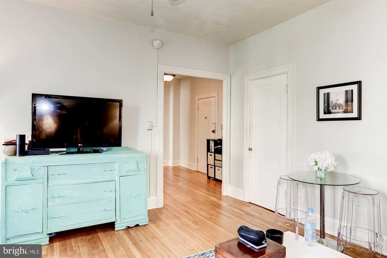 2227 20th St Nw #504 - Photo 5 of 22