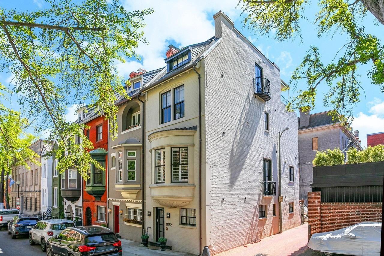 1832 Corcoran St Nw - Photo 2 of 28