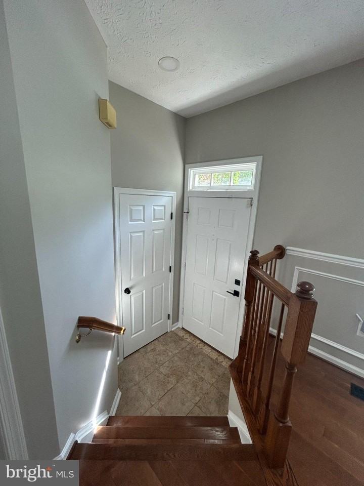 8616 Accokeek St - Photo 5 of 40
