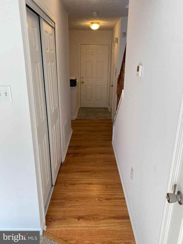 517 Kingdom Ct - Photo 2 of 20