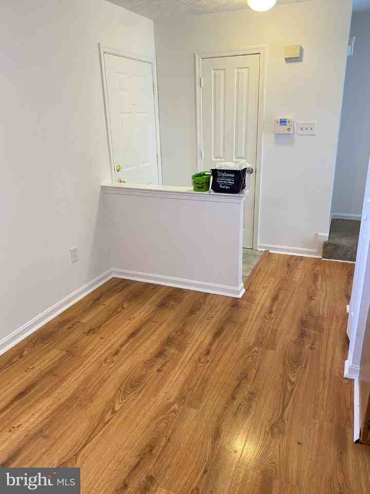 517 Kingdom Ct - Photo 7 of 20