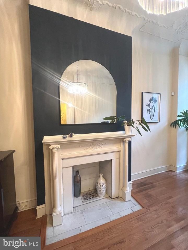 727 Reservoir St - Photo 6 of 38
