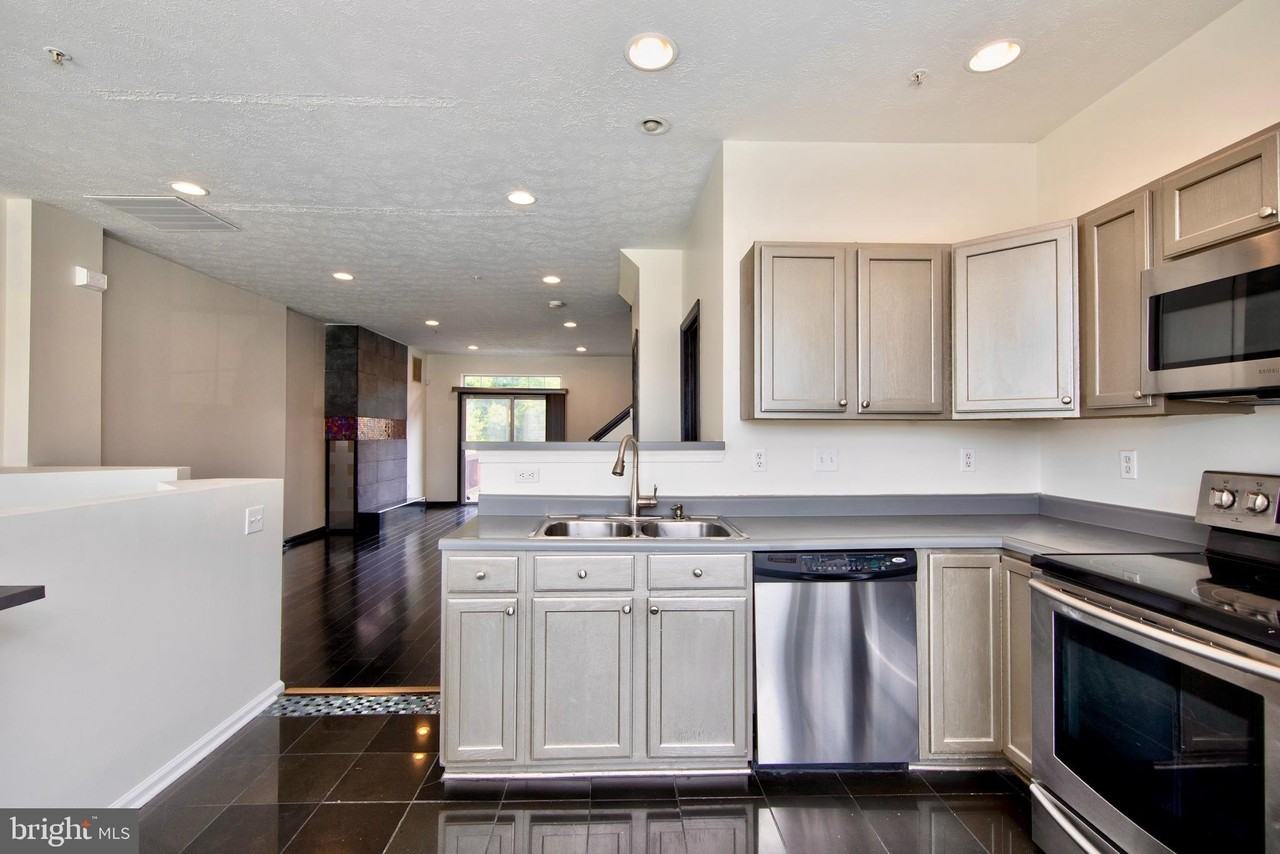130 Spencer Cir - Photo 5 of 37
