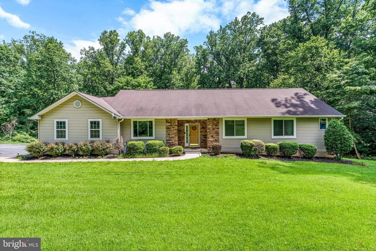 10870 Hammond Dr - Photo 3 of 50