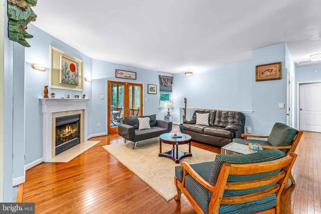 10870 Hammond Dr - Photo 7 of 50